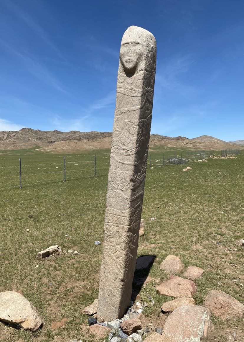 Moğolistan Uushgiin Uver geyik taşı, MÖ 1200-600