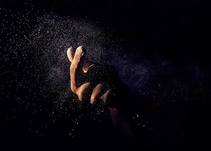finger magnesia chalk flick preview
