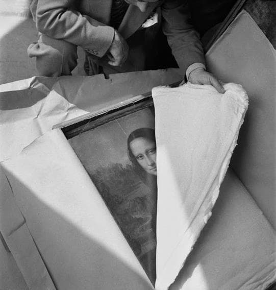 Mona Lisa ambalajı açılırken