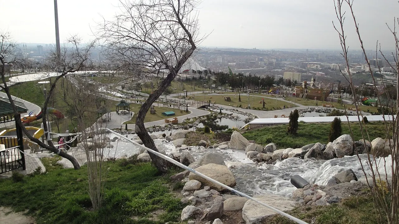 50. Yıl Parkı, Doğa & Park